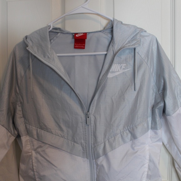 NIKE WINDBREAKER Women’s S - Picture 3 of 5